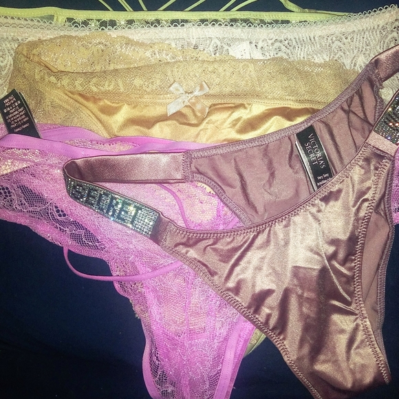 Victoria Secret - Picture 2 of 2